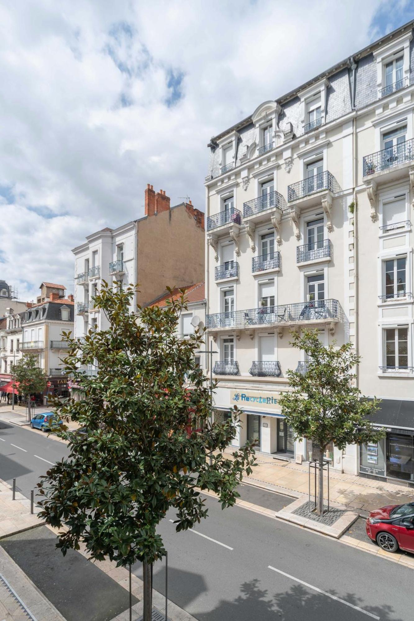 Le Lasteyras - Appartement Charmant En Centre Ville Vichy Zewnętrze zdjęcie